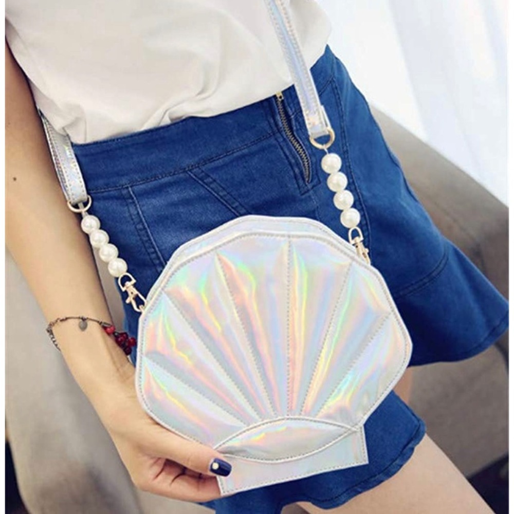 Silver Hologram Shell Pearl Crossbody